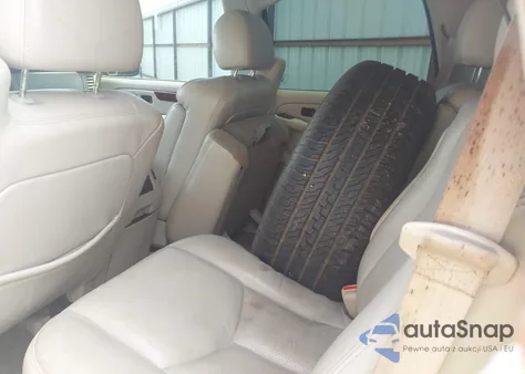 2004 Cadillac Escalade Standard z USA, uszkodzony, nr VIN 1GYEK63N44R266854